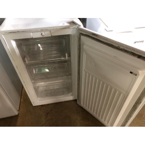 38 - FRIDGEMASTER MUZ4965 BAR FRIDGE, 84CM (H) X 49CM (W) X 49CM (D) / LOT LOCATION: LLANSANTFFRAID, POWY... 