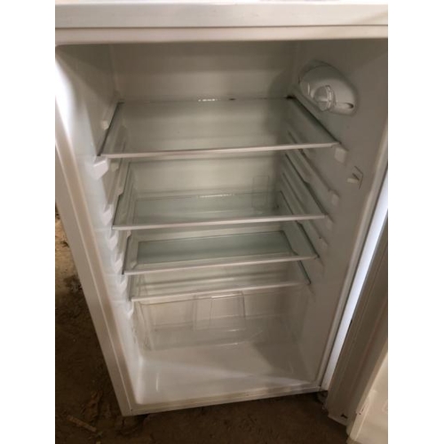 39 - FRIDGEMASTER MUZ4965 BAR FRIDGE, 84CM (H) X 49CM (W) X 49CM (D) / LOT LOCATION: LLANSANTFFRAID, POWY... 