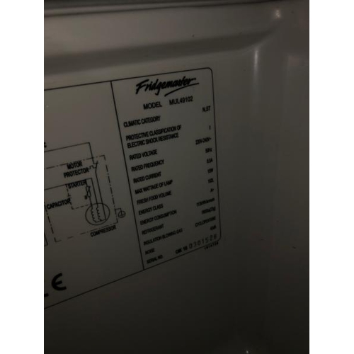 39 - FRIDGEMASTER MUZ4965 BAR FRIDGE, 84CM (H) X 49CM (W) X 49CM (D) / LOT LOCATION: LLANSANTFFRAID, POWY... 