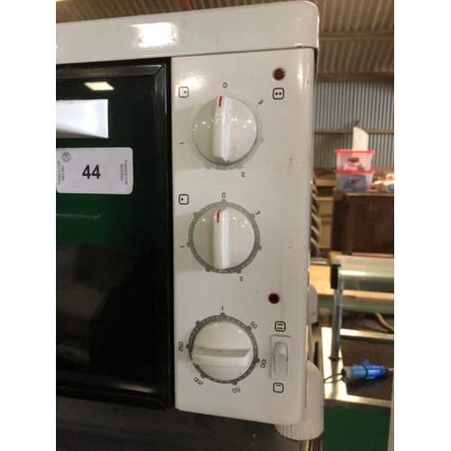 44 - BELLING MK318 ELECTRIC COOKER, 240V, 32CM (H) X 56CM (W) X 36CM (D) / LOT LOCATION: LLANSANTFFRAID, ... 