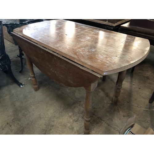 74 - WOODEN CIRCULAR DROP LEAF TABLE, 75CM (H) X 114CM (DIA) / LOT LOCATION: LLANSANTFFRAID, POWYS, WALES