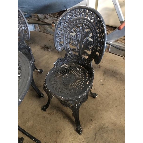 75 - VINTAGE METAL GARDEN TABLE AND 4X CHAIRS, TABLE DIMENSIONS 65CM (H) X 68CM (W), CHAIRS 86CM (H) X 35... 