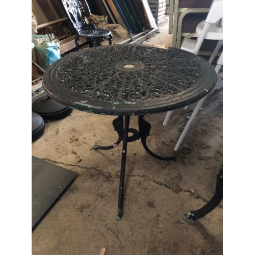 78 - VINTAGE METAL GARDEN TABLE AND 2X CHAIRS, TABLE DIMENSIONS 64CM (H) X 68CM (W), CHAIRS 92CM (H) X 38... 