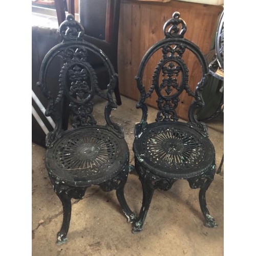 78 - VINTAGE METAL GARDEN TABLE AND 2X CHAIRS, TABLE DIMENSIONS 64CM (H) X 68CM (W), CHAIRS 92CM (H) X 38... 