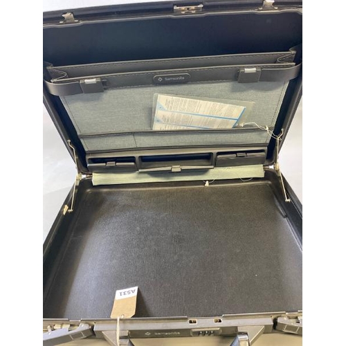 8149 - SAMSONITE BRIEFCASE