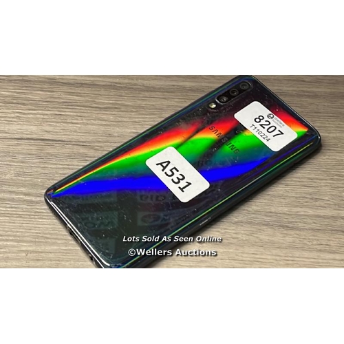 8207 - SAMSUNG GALAXY A70 / SM-A705FN/DS / IMEI: 355081102333920 / POWERS UP / SIGNS SIGNS OF USE / CONNECT... 