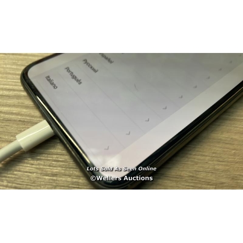 8252 - APPLE IPHONE 11 PRO MAX / A2218 / IMEI: 352867111881195 / POWERS UP / SEE IMAGESS FOR CONDITION - CR... 