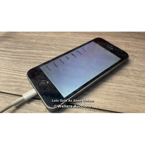 8260 - APPLE IPHONE 5S / A1453 / IMEI: 359272068039215 / POWERS UP / SEE IMAGES FOR CONDITION  / I-CLOUD AC... 