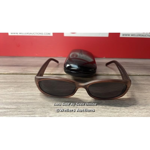 8285 - GUCCI 2451/S SUNGLASSES WITH CASE / PRE-OWNED / G26