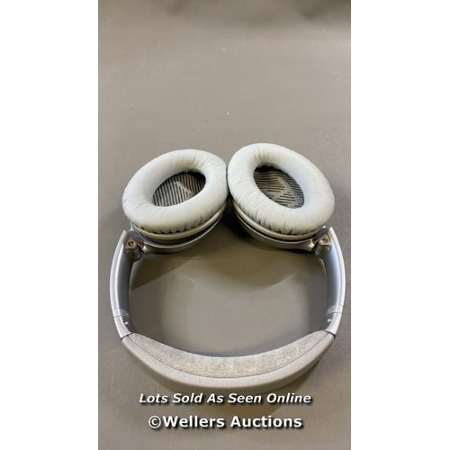 9719 - BOSE HEADPHONES MODEL 425948