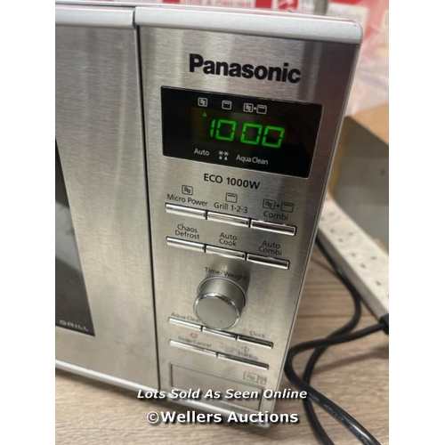 2005 - PANASONIC GRILL MICROWAVE (NN-GD37HSBPQ) / POWERS UP, SIGNS OF USE / E81