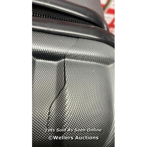 2036 - SAMSONITE FLYLITE HARD SIDE LUGGAGE SET / SIGNS OF USE / LARGE CASE IS CRACKED AND HAS A DAMAGED ZIP... 