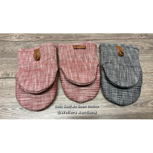 2170 - KITCHENAID CHAMBRAY 4 PACK POT HOLDER AND MINI MITT SET IN BLACK / NEW WITHOUT PACKAGING / ONE MISSI... 