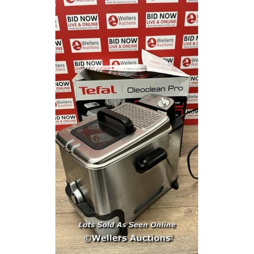 2194 - TEFAL OLEOCLEAN PRO DEEP FRYER FR804140 / POWERS UP / SIGNS OF USE / E16