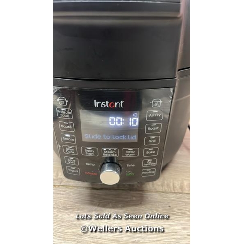 2203 - INSTANT POT GOURMET CRISP ULTIMATE 13-IN-1 PRESSURE COOKER & AIR FRYER / 6.2L / POWERS UP / SIGNS OF... 