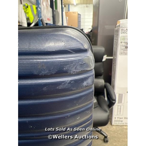 2243 - ROCK PACIFIC 3 PIECE HARDSIDE LUGGAGE SET / SIGNS OF USE / APPEARS IN GOOD CONDITION / SLIGHT DAMAGE... 