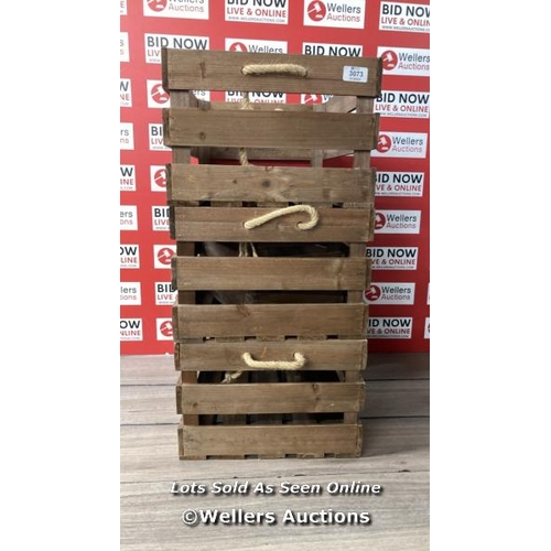 3073 - WOODEN CRATES / B14