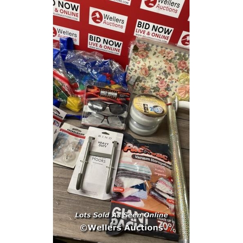 3085 - SELECTION OF ASSORTED ITEMS INCL. WRAPPING PAPER, MEGA BLOCKS & VACUUM CLEANER BAGS / C37