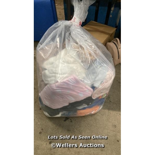 3683 - BAG OF PRE-OWNED BLANKETS AND TOWELS