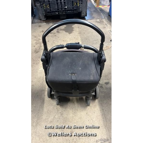 3689 - PRE-OWNED PUSHCHAIR