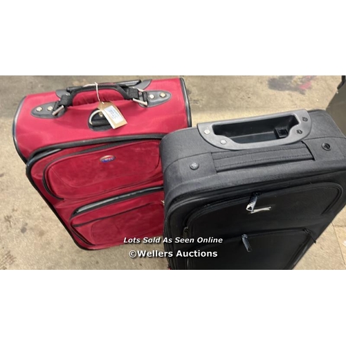 3708 - X2 PRE-OWNED CABIN CASE INCL. AMERICAN TOURISTER