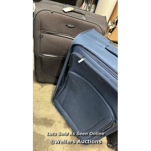 3712 - X2 PRE-OWNED SUITCASE INCL. REDLAND