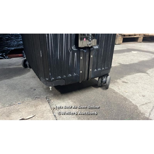 3720 - X2 PRE-OWNED SUITCASE INCL. GO EXPLORE