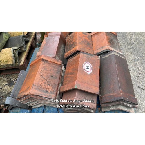 61 - MIXED PALLET OF APPROX. 30X RED ROOF TILES, MOSTLY 12.5