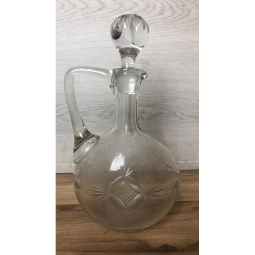 31 - Glass wine carafe and a crystal sauce / jam pot with lid / AN5