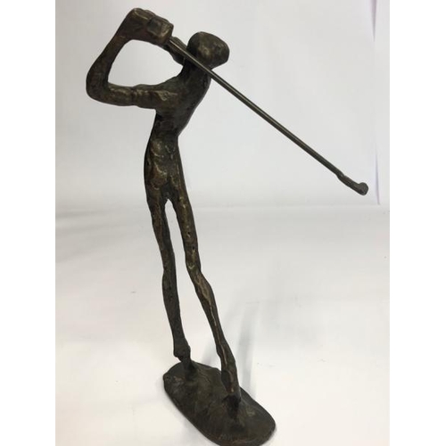 34 - Vintage abstract bronze figure of a golf player, 23cm high / AN7