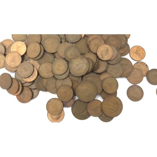 43 - A large quantity of George VI coins dated 1937 - 1951 / AN9