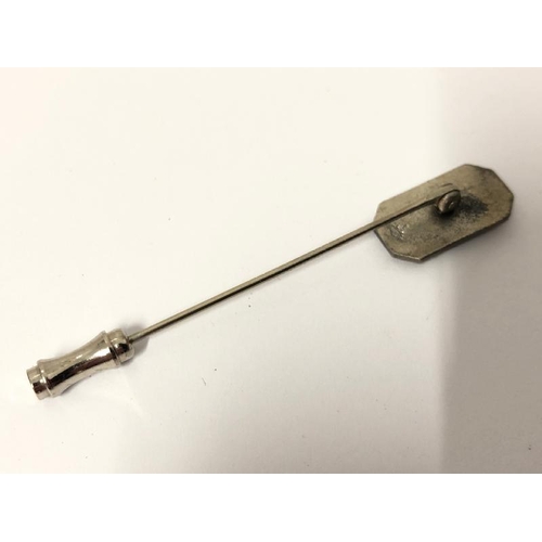 46 - A white metal stick pin from Canada, 6cm long, 3g / AN9