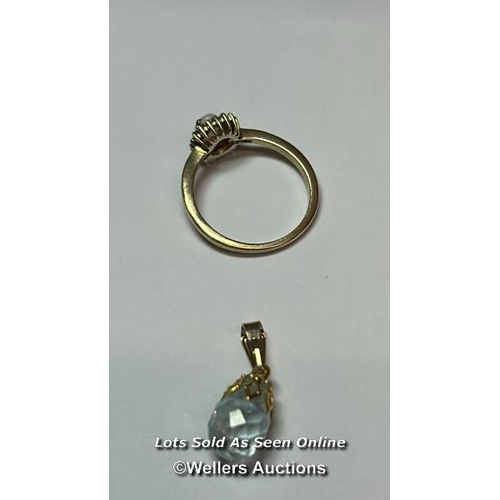 192 - Opal ring (loose opal), pearl earings, and aquamarine and yellow metal pendant / SF