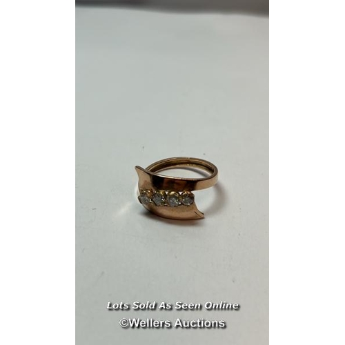 194 - Four diamond ring in gold, weight 1.53g / SF