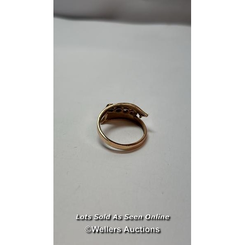 194 - Four diamond ring in gold, weight 1.53g / SF