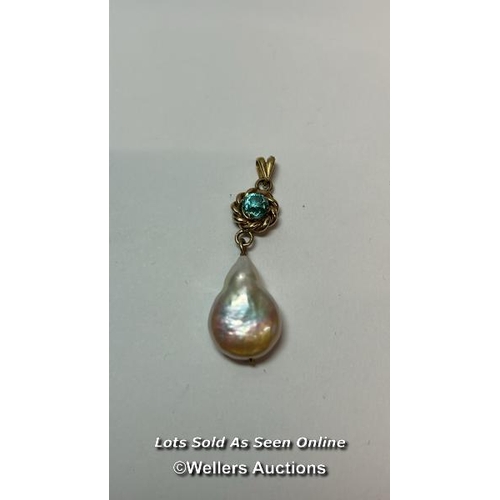 196 - Freshwater pearl and yellow metal pendant / SF