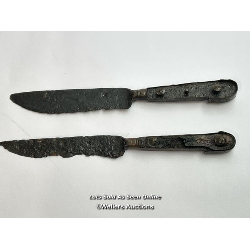 82 - Two antique table knives dated 1821 & 1823 / AN17