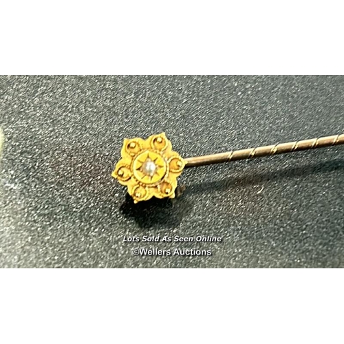 204 - Boxed 15ct gold Etruscan style seed pearl set stick pin, 5.5cm long / SF