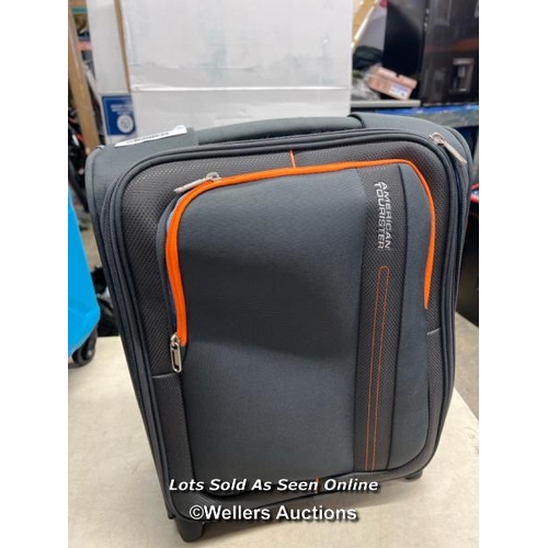 4102 - AMERICAN TOURISTER SOFTSIDE UNDERSEATER CARRY ON / SIGNS OF USE / APPEARS OK / COMBINATION UNLOCKED ... 