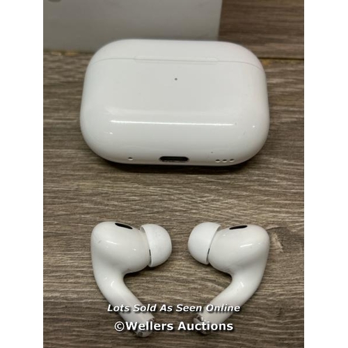 8004 - APPLE AIRPODS / 2ND GEN / WITH CHARGING CASE / MV7N2ZMA / POWERS UP & CONNECTS TO BLUETOOTH WITH SOU... 