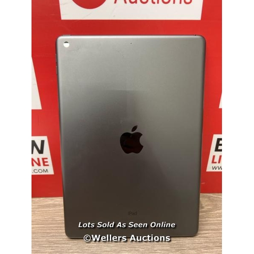 8007 - APPLE IPAD 9TH GEN / 10.2 INCH / WIFI / 64GB / SPACE GREY / MK2K3B/A / POWERS UP / ICLOUD UNLOCKED /... 