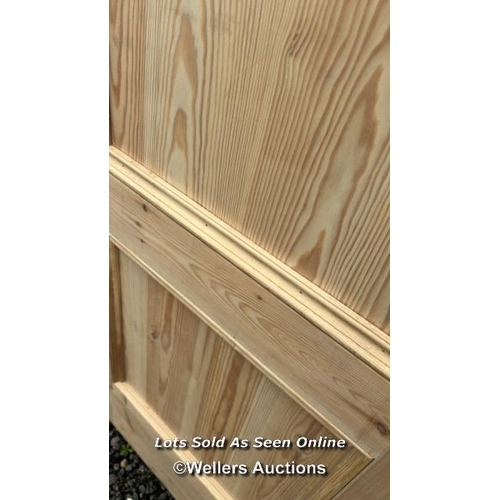 125 - PAIR OF PINE DOORS, 2.6M (H) X 70CM (W) X 4.5CM (D)