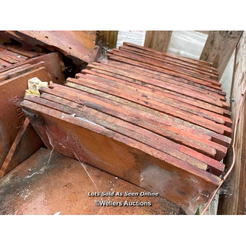 216 - CRATE OF MACHINE MADE CLAY TILES, 26.5CM (W) X 16.5CM (W) X 1CM (D)