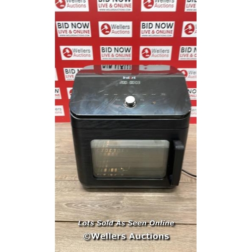 2353 - INSTANT 13L GOURMET AIR FRYER OVEN / POWERS UP / SIGNS OF USE