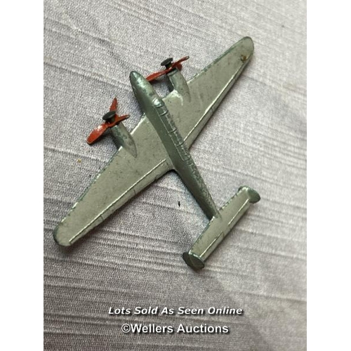 137 - SELECTION OF DINKY DIE CAST PLANES AND A HELICOPTER