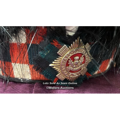 173 - MID 20TH CENTURY OSTRICH FEATHER HIGHLAND BONNET WITH PLUME, TRANSVAAL 8TH INFANTRY, SCOTTISH