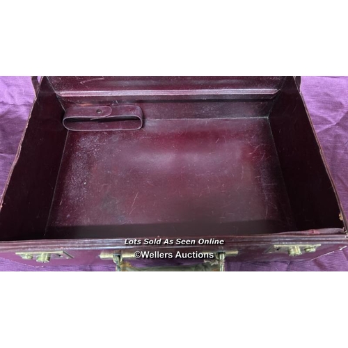 176 - OFFICERS TRAVELLING CASE WITH ORIGINAL KEY