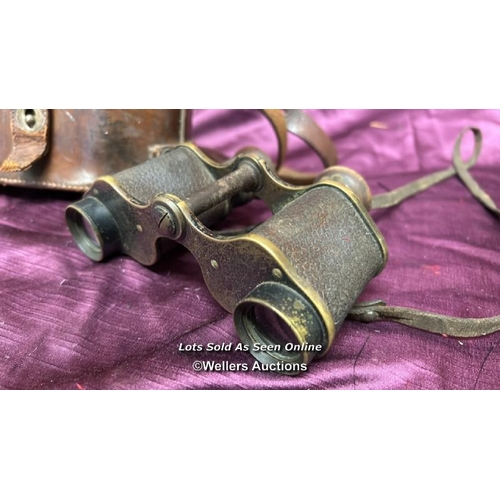 181 - WORLD WAR ONE PRIVATE PURCHASE BINOCULARS, CARRY CASE INSCRIBED 'CASE NO.3 PRISMATIC BINOCULAR, J.B.... 