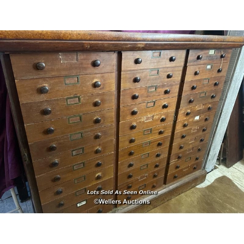 84 - 19TH CENTURY FLIGHT OF 33 DRAWERS, WALNUT VENEERS AND MAHOGANY LINED, 149 X 57 X 130CM