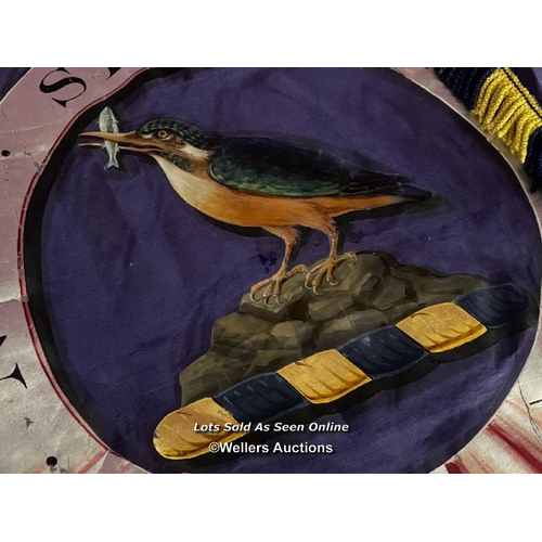 89 - HAND PAINTED SILK BANNER DEPICTING A KINGFISHER, NIL SINE LABORE, 41 X 55CM